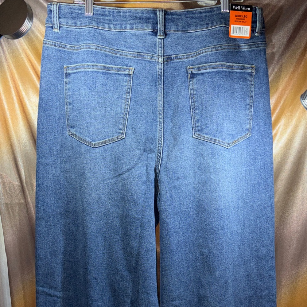 Well Worn Women's Wide-Leg Jeans in Blue. D2 - Picture 4 of 6